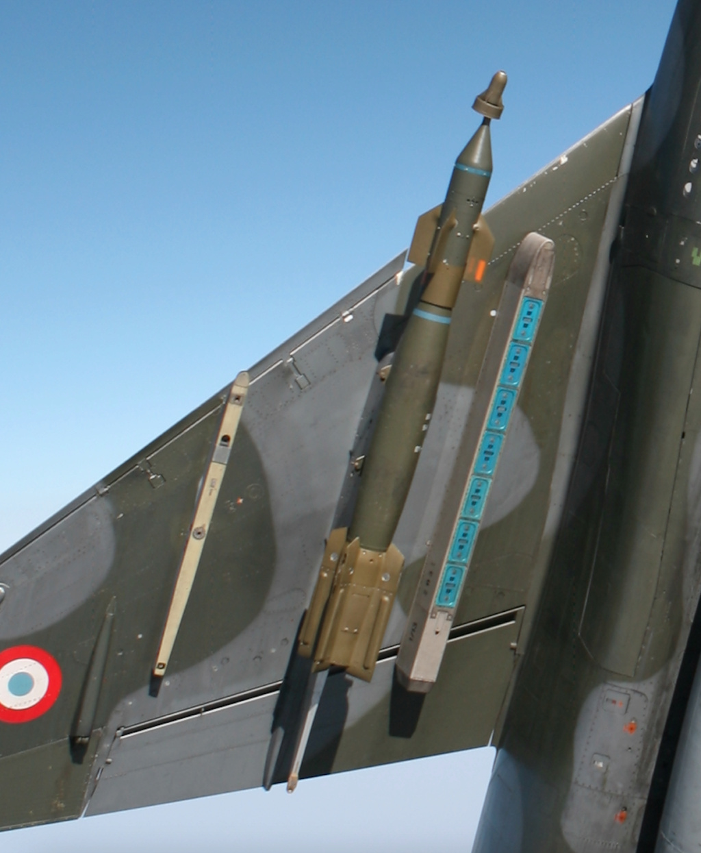 [Kitty Hawk] 1/48 - Dassault MIRAGE  F1CT du Normandie Niémen   - Page 3 Corail10