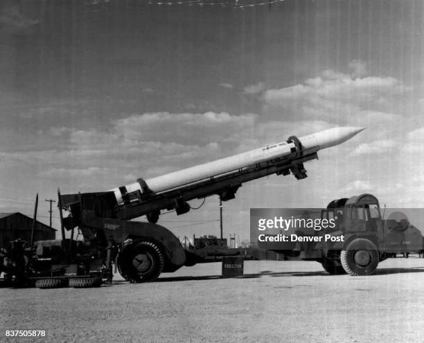 Missile et lanceur Corporal - Dinlky vs Corgi Gettyi10