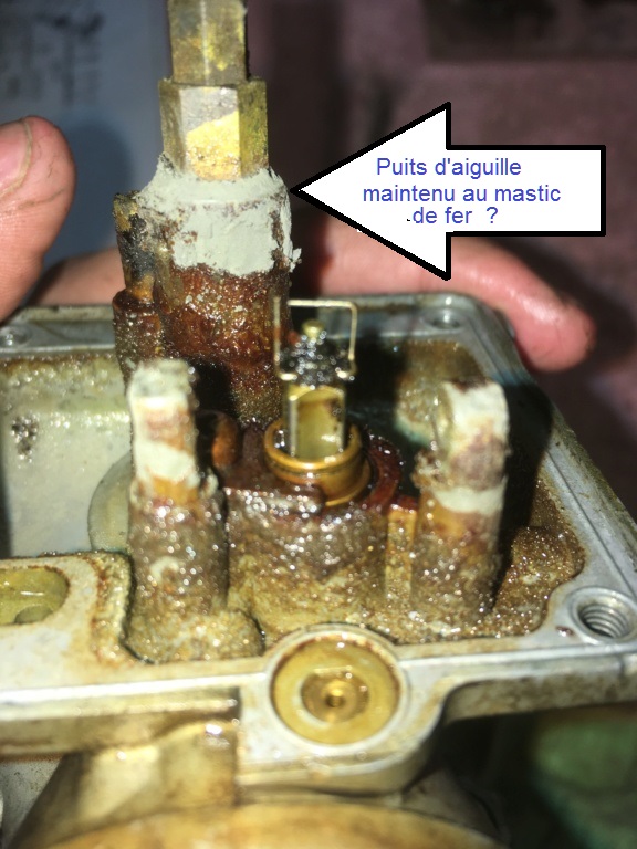 Gicleur de pompe de reprise cassé dans la cuve - XT250 4Y0 Img_1410