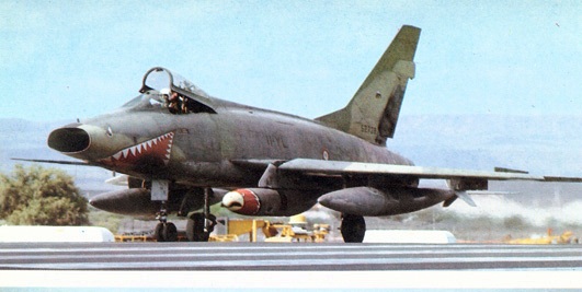 F 100-D TRUMPETER 1/32 F-100_10