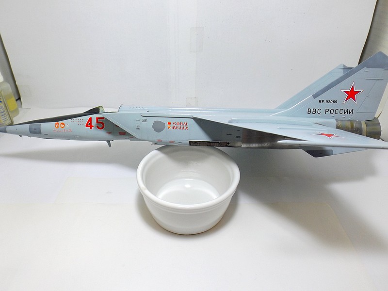 [Revell (ICM)] 1/48 - Mikoyan-Gourevitch MiG-25 RBT Foxbat  - Page 2 Mig-2547