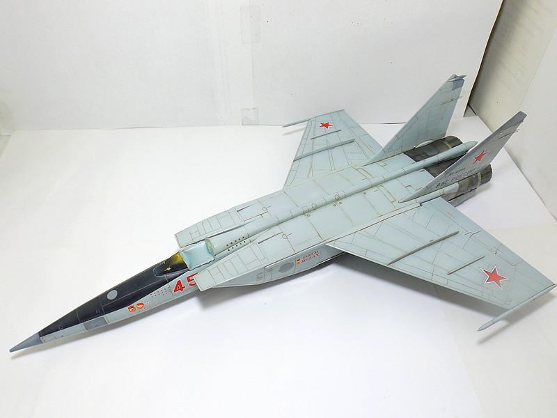 [Revell (ICM)] 1/48 - Mikoyan-Gourevitch MiG-25 RBT Foxbat  - Page 2 Mig-2549
