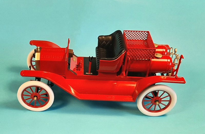 Model T 1914 Fire Truck, 1/24, ICM (24017) Comp1703