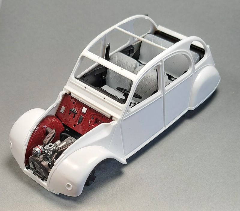 Citroen 2CV Charleston 1/24 Revell (07095) Comp2784