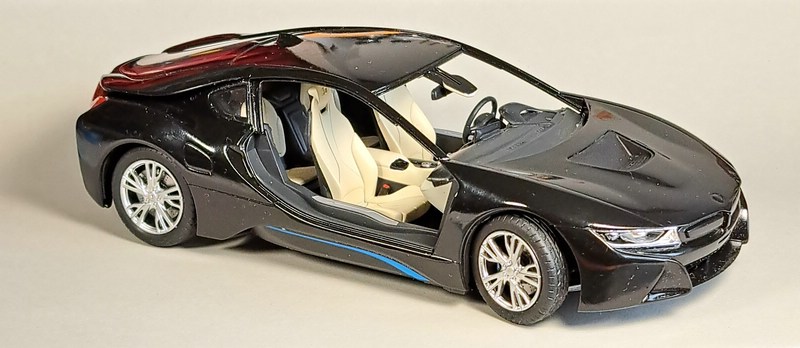 BMW i8 1/24 Revell (07008 Comp2958