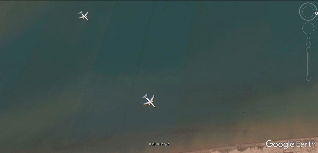 Les avions en phase d'atterrissage aperçus sur Google Earth - Page 3 Kj10