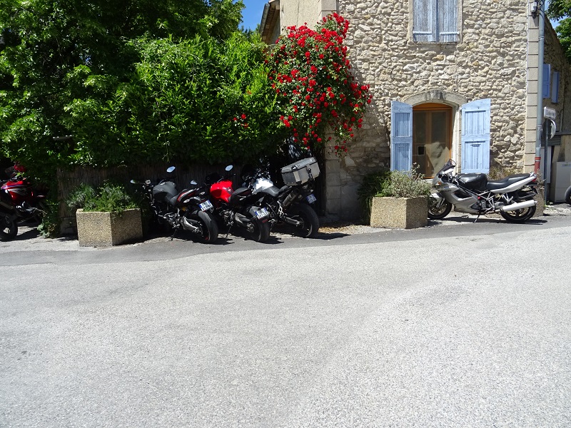 MARCHE NOIR Dsc04919