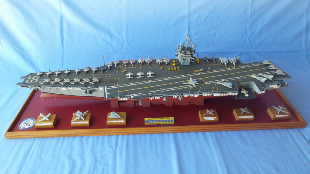 Porte-avions USS FORRESTAL 1/600ème Réf 81065 20130470