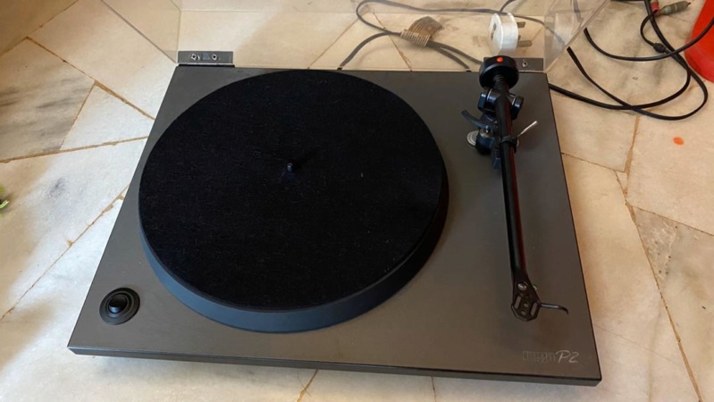 Rega P2 Turntable (SOLD) Whats134