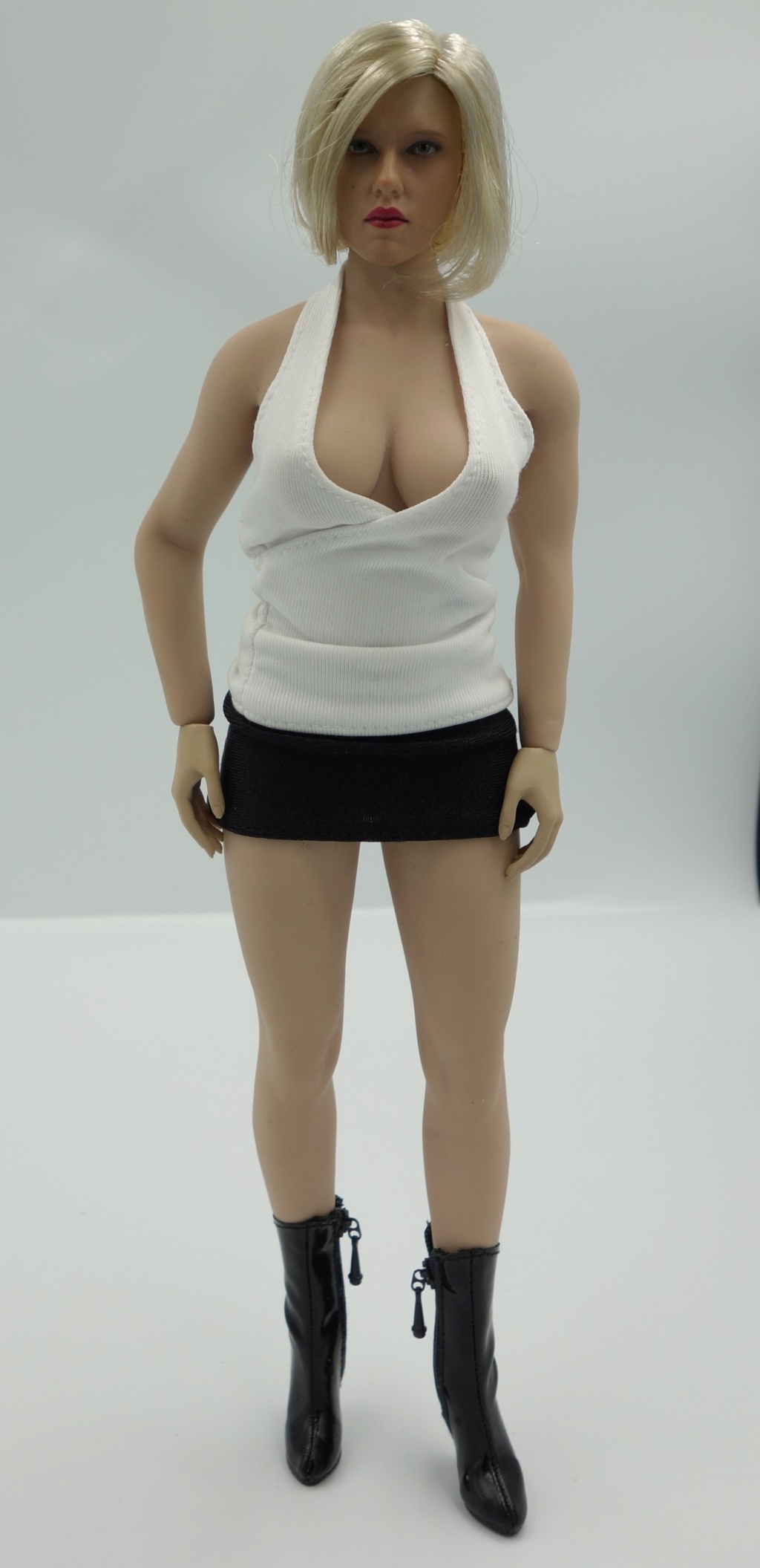 body - NEW PRODUCT: TBLeague 1/6 steel bone plastic buxom girl body S28A pale color & S29B suntan color - Page 6 Dsc06611