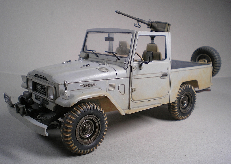 Armed Pick-Up, Italeri 1:24 (Toyota Land Cruiser) 104h10