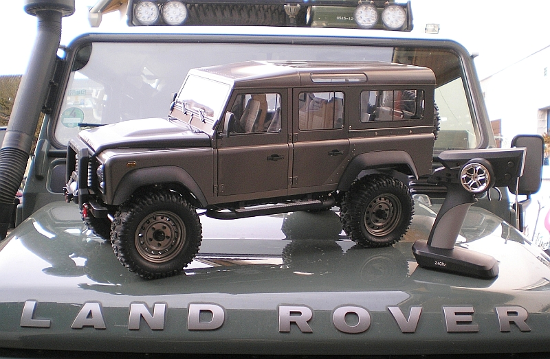 LAND ROVER DEFENDER 110, DOUBLE E, RC 1:8 21710