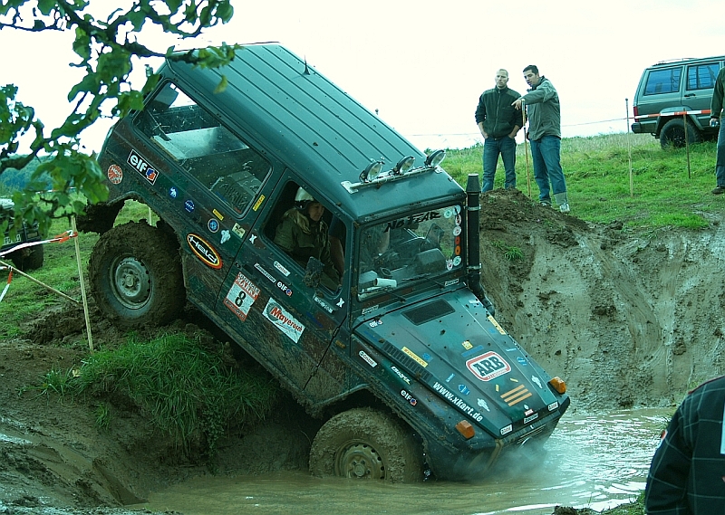 Geländewagen im Einsatz 904210