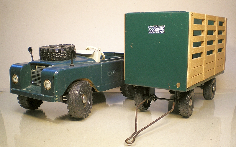 Steiff Safariwagen (klein und groß), Anhänger und eine Wiking-Rarität P1011999