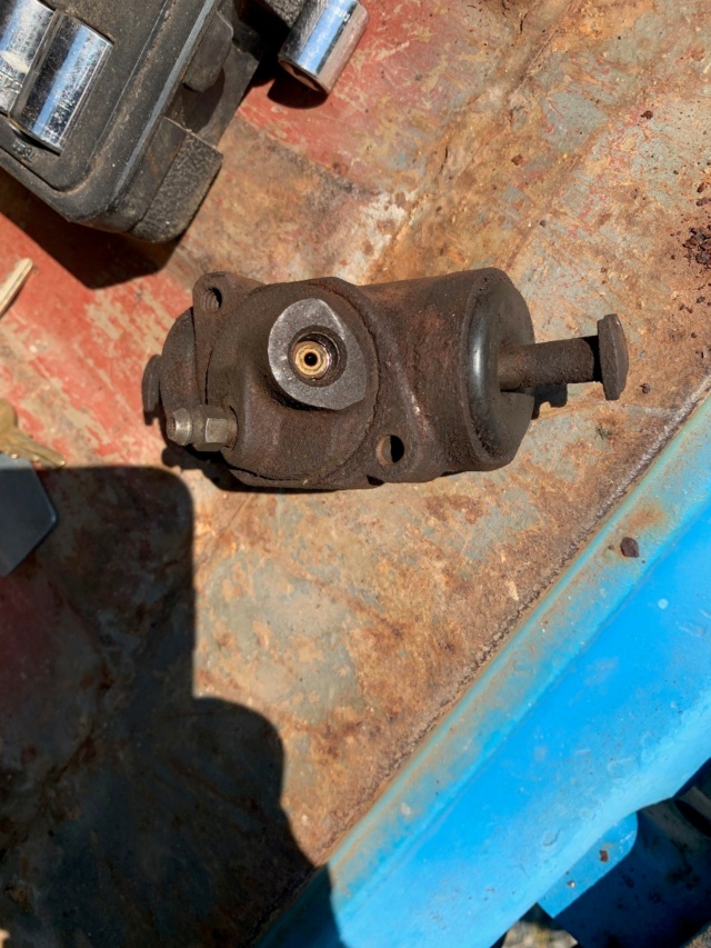 Unexpected Rear brake cylinder size 510