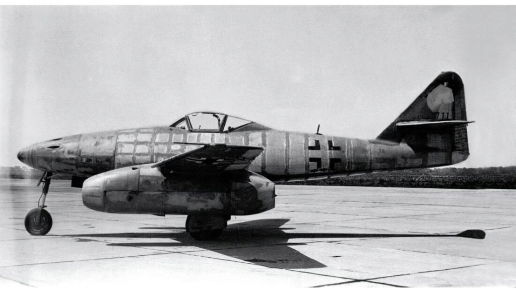 Me 262 "711" in 1/32 von Revell Messer12