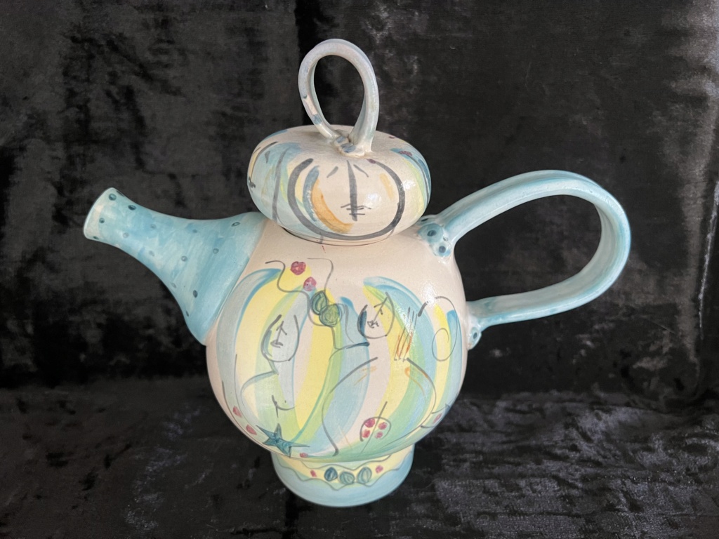 Modern Pottery teapot maker's RB mark Img_3010