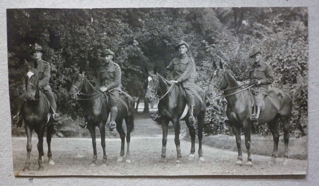 Anzac à cheval P2550612