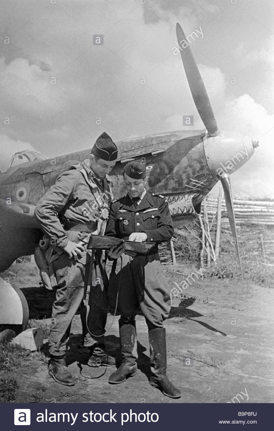 les Yak-1 du Normandie [Brengun] [Arma] - Page 3 Comman10