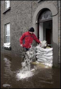 FLOODS IN IRELAND A0d27010