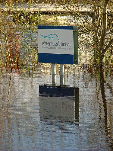 FLOODS IN IRELAND Floodi10