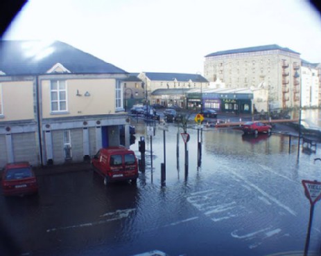 FLOODS IN IRELAND Main_r10