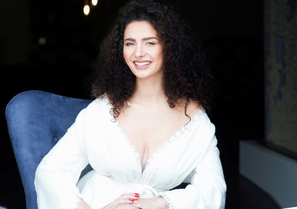 Miss Universe Kosovo 2018 is Zana Berisha 34906410