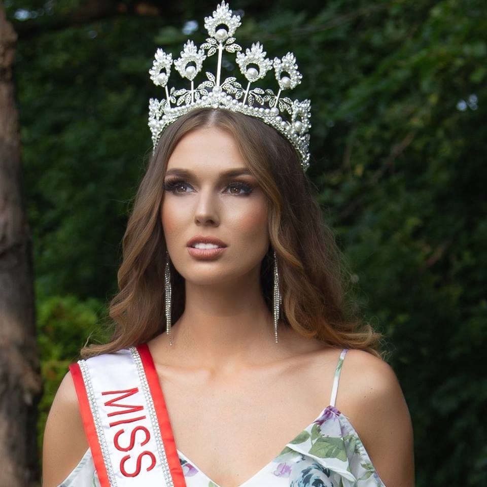 PAGEANT MANIA - MISS UNIVERSE 2018 * POST - ARRIVAL HOT PICKS* - Page 2 40395410