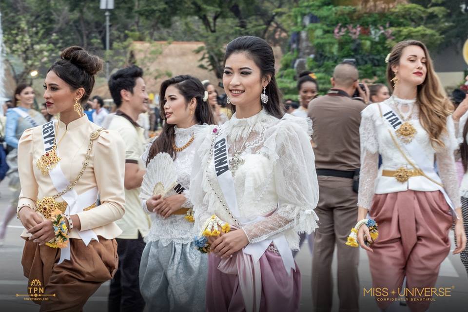 © PAGEANT MANIA © MISS UNIVERSE 2018 - OFFICIAL COVERAGE Finals - Page 38 48240810