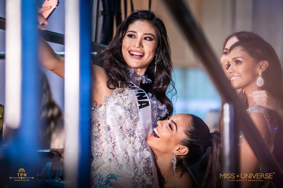 © PAGEANT MANIA © MISS UNIVERSE 2018 - OFFICIAL COVERAGE II Finals (PHOTOS ADDED) - Page 9 7174