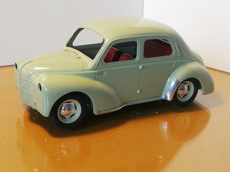 1/20   Renault 4cv    IMAI  - Page 2 Img_1817