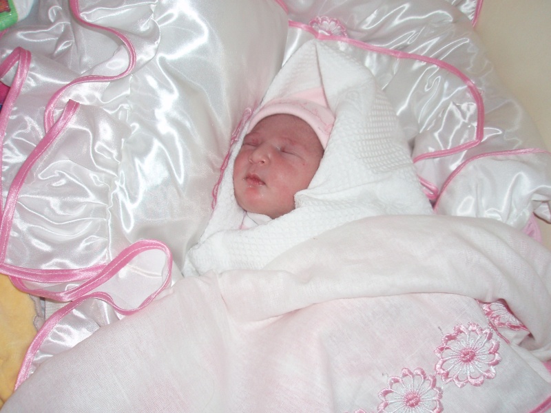 مبروك المولود الجديد يا أميرة القلوب Pb171810
