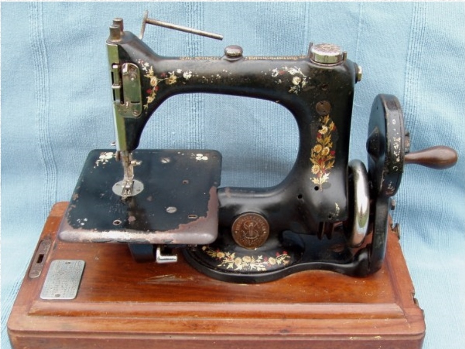 Singer 247