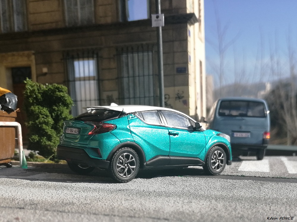 C-HR (NGX10R) Toyota37