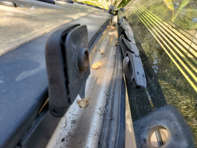 Rear glass became detached   Pro-cx14