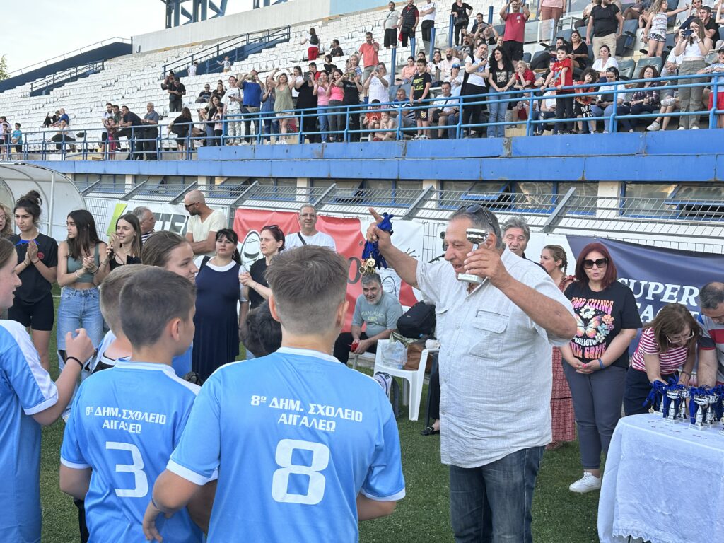 12 φωτογραφίες από το ποδοσφαιρικό τουρνουά τών δημοτικών σχολείων 1815