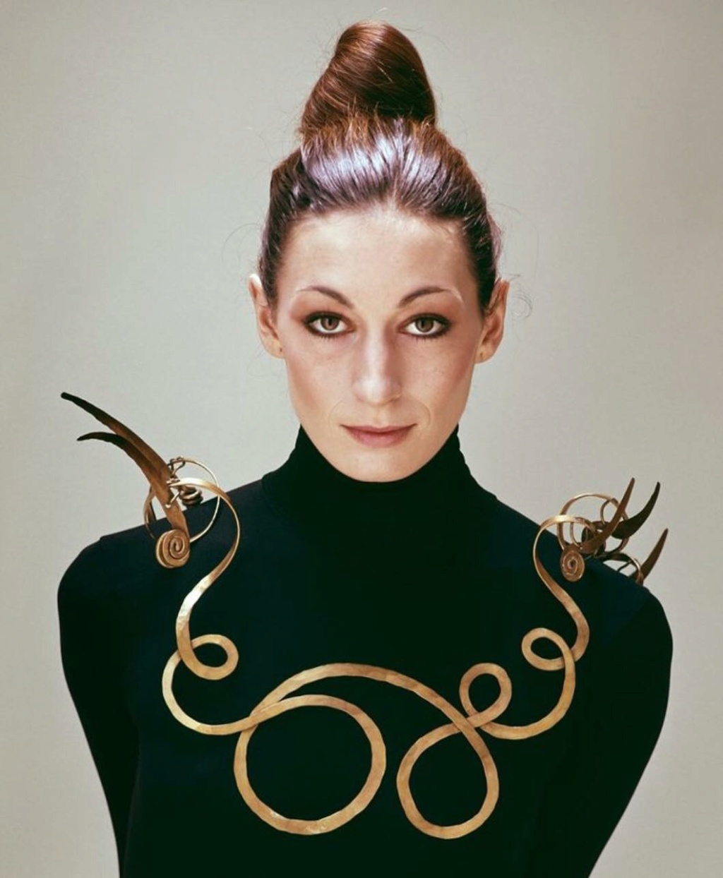 ANGELICA HUSTON - Página 3 16853510