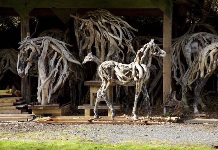 Les superbes sculptures en bois flotté de HEATHER JANSCH Heathe20