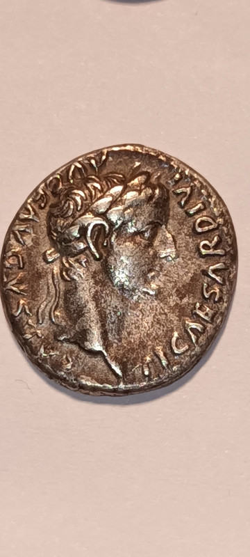 Denario híbrido forrado (Tribute Penny / Caesares) y áureo de Tiberio 20230812
