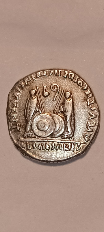 Denario híbrido forrado (Tribute Penny / Caesares) y áureo de Tiberio 20230813
