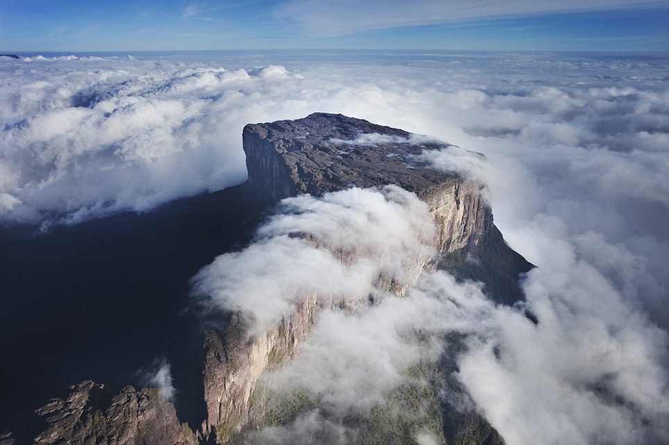 اغرب الاماكن الطبيعية في العالم 3: جبل رورايما Mount Roraima 66814610