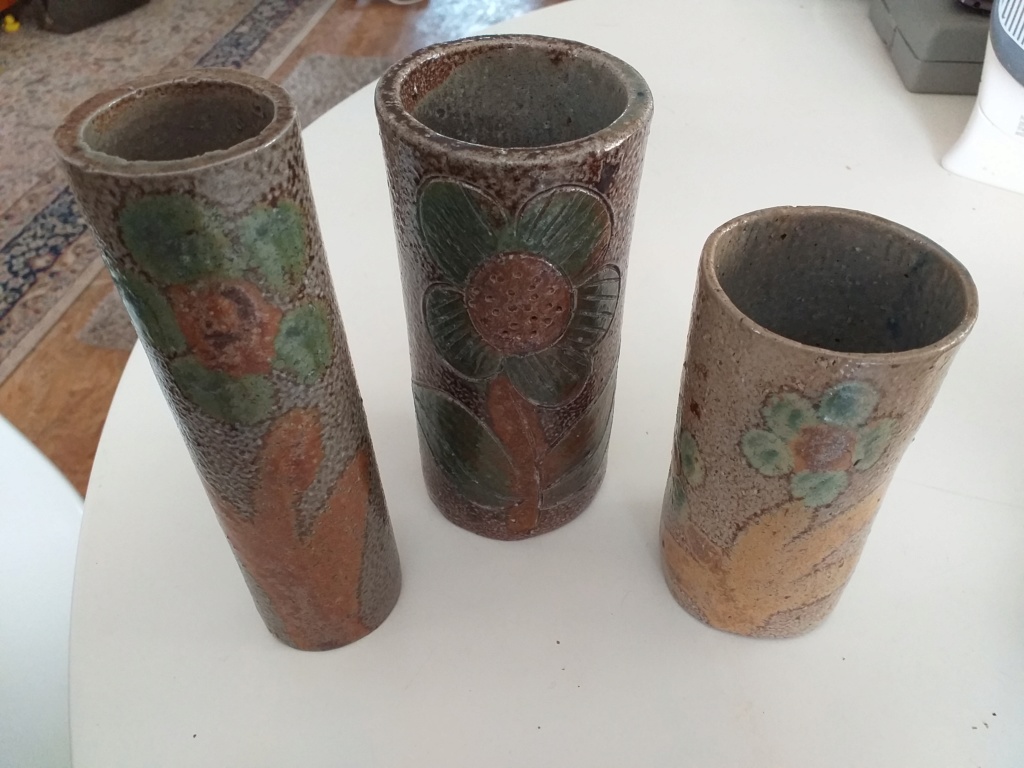 Vases rouleaux en grès au sel décorés de fleurs Jean-Claude MONANGE 20200310