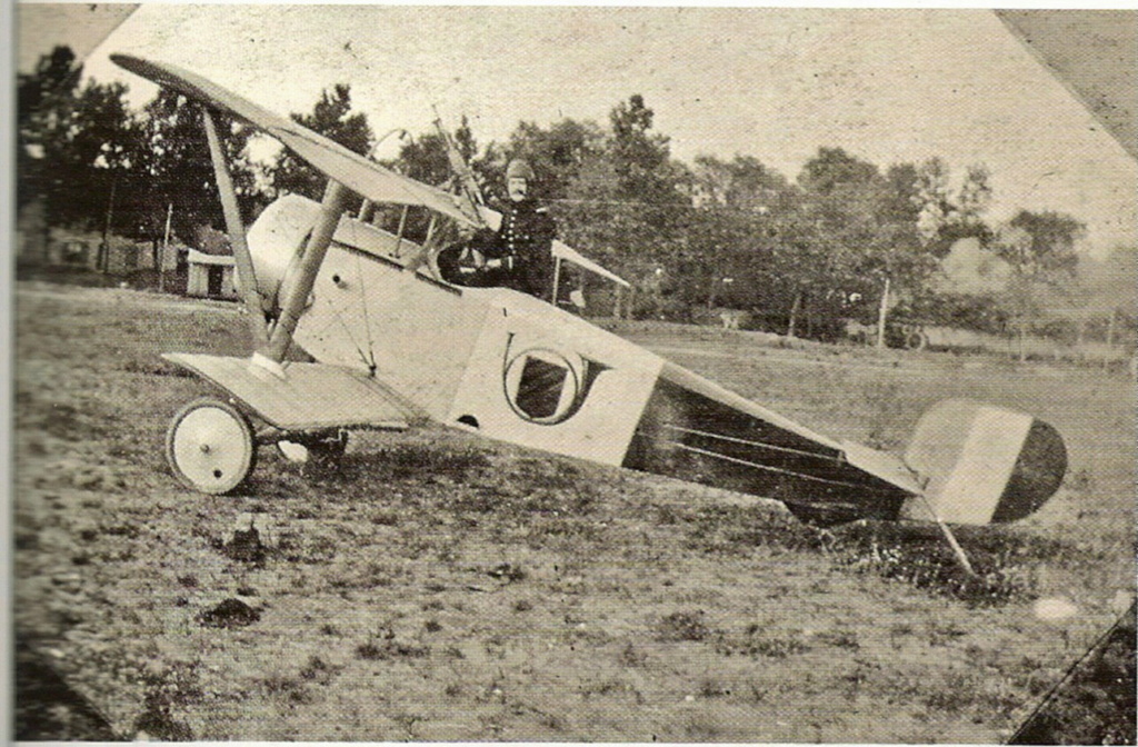 Bébé Nieuport - Ni-11 Armand de Turenne 1916 - 1/48 [Eduard] - Page 4 20102010