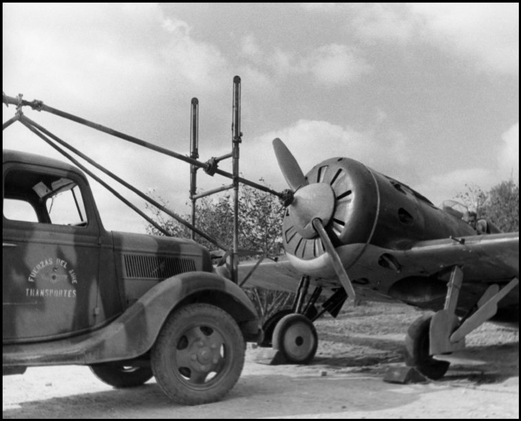 [Eduard Profipack] 1/48 - Polikarpov I-16 Type 10 "4" rouge + camion-starter - Leningrad 1943 -  - Page 3 20240330