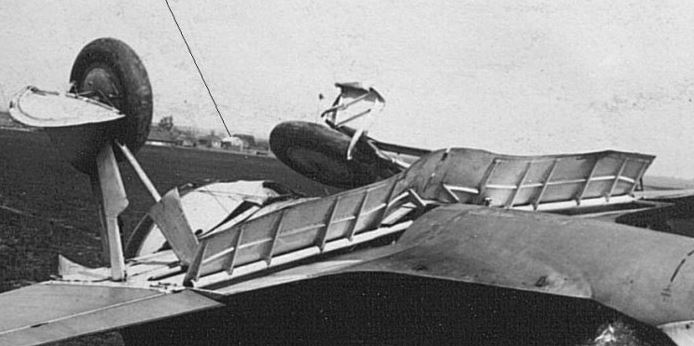 [Eduard Profipack] 1/48 - Polikarpov I-16 Type 10 "4" rouge + camion-starter - Leningrad 1943 -  - Page 2 Captur38