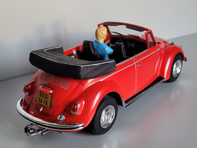 Volkswagen Beetle Cabriolet 1970 - Revell 1/24e - Diorama 20210913