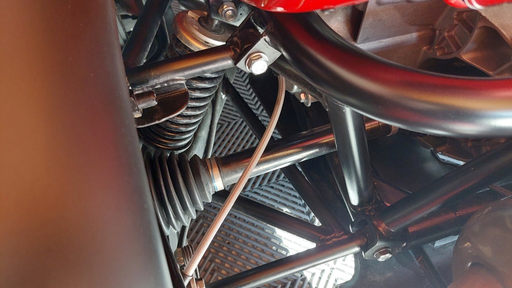 [F16 Turbo] passage flexibles freins AV 20221115