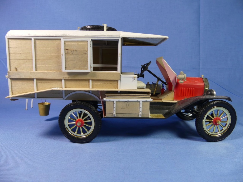 Ford T caisse Kellner scratch en bois 1/16ème Ford_t12