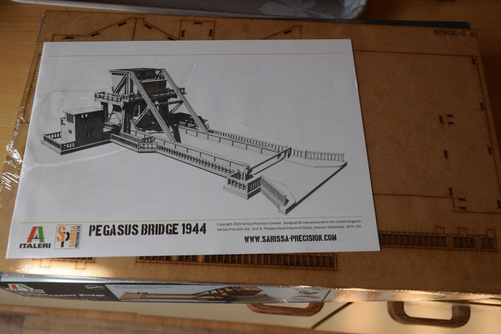 * 1/72      PEGASUS BRIDGE  ITALERI  115