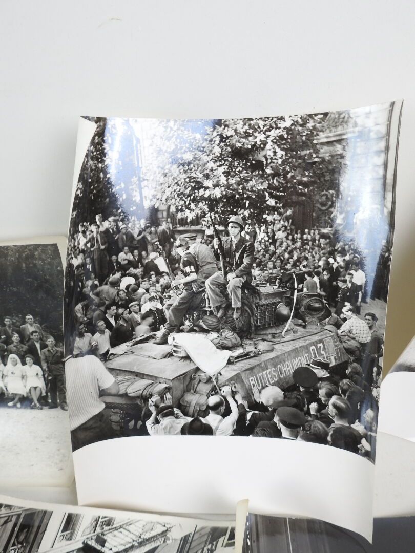 Photo vente aux encheres,TOURS Juillet 22-BUTTES CHAUMONT 03